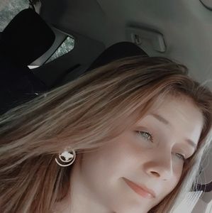 Meet your Posher, Briana